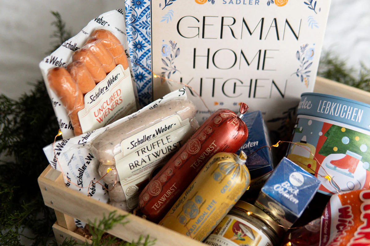 Dirndl Kitchen Christmas Box - Image 3